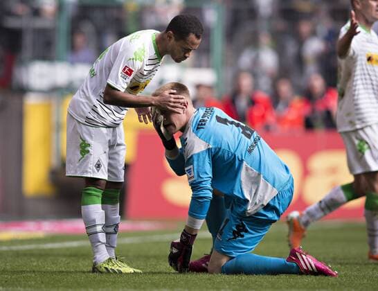 Mönchengladbach, 30.03.2014, Borussia Park Raffael (BMG), Torwart Marc-Andre ter Stegen (BMG) VfL Borussia Mönchengladbach - Hamburger SV mm