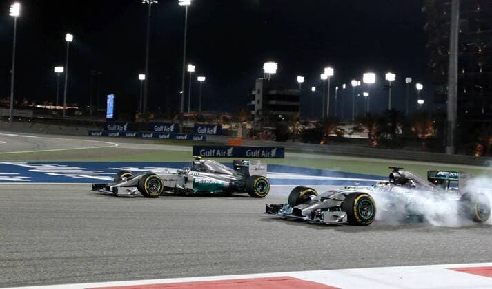 FORMEL 1 - GP von Bahrain SAKHIR,BAHRAIN,06.APR.14 - MOTORSPORT, FORMEL 1 - Grand Prix von Bahrain, Bahrain International Circuit. Bild zeigt Lewis Hamilton (GBR) und Nico Rosberg (GER Mercedes GP). 