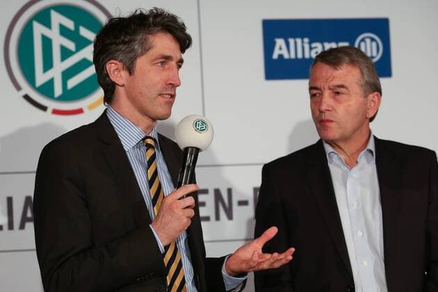 Fussball, Zukunft der Frauen-Bundesliga, Pressekonferenz, v.li.: Bernd Heinemann (Allianz, Vorstand), Wolfgang Niersbach (DFB-Präsident), xozx
