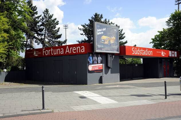Fußball, Stadiongeschichte SC Fortuna Köln der Eingang des Kölner Südstadion der Kölner Sportstätten. seit 1979 Heimstätte des SC Fortuna Köln aufgenommen am 18.04.2014 in Köln.