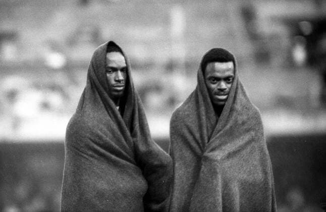 Bob Beamon (USA) und Victor Brooks (Jamaika)