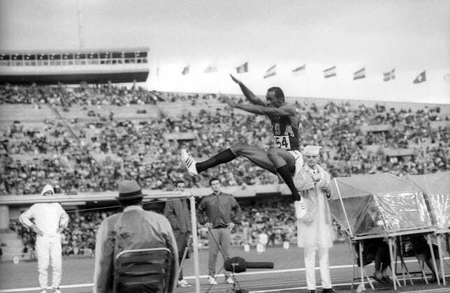 Bob Beamon (USA)