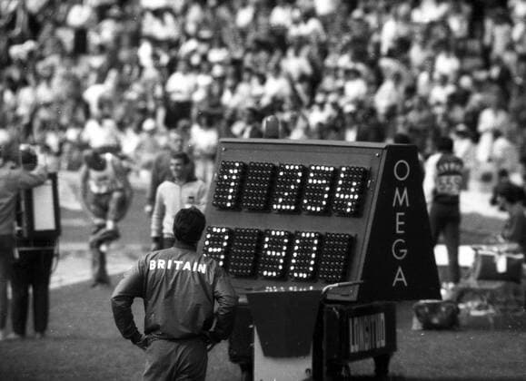 Olympische Spiele 1968 in Mexiko: Die Anzeigetafel verkündet die 8,90m von Bob Beamon (USA), den sensationellen Weltrekord
