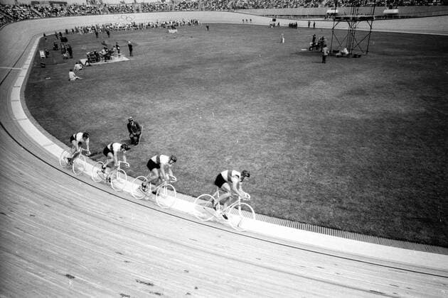 Finale 4000m Mannschaftsverfolgung Olympische Spiele 1968 in Mexiko: Team BR Deutschland mit Udo Hempel, Karl Link, Karl Heinz Henrichs und Jürgen Kissner