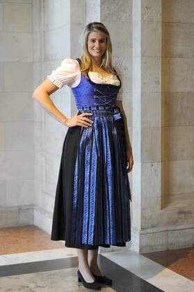 Natalie GEISENBERGER (Rodeln),im Dirndl,privat,zivil ,Staatsempfang zu Ehren der bayerischen Teilnehmerinnen und Teilnehmer an den Olympischen Winterspielen und den Winterparalympics 2014 in Sotschi im Kuppelsaal der Staatskanzlei am 28.04.2014.