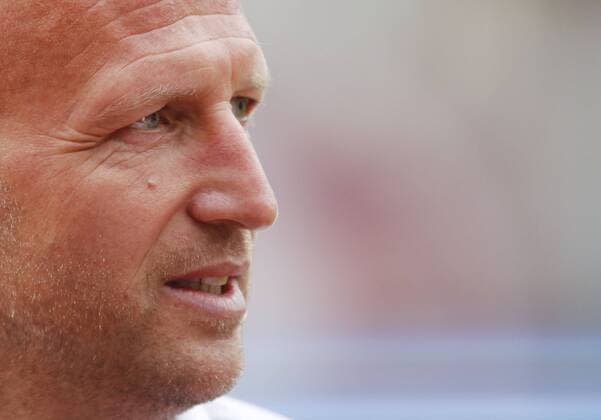 Roger PRINZEN, Trainer FCN Trainer, Einzelbild, Geste, Gestik, Mimik Emotionen, enttaeuscht, Enttaeuschung, Frust, frustriert, Trauer ,traurig, verzweifelt, Verzweiflung 1.FC NÜRNBERG - HANNOVER 96 (0 -2 ) Fussball 1. Bundesliga , Nürnberg, am 03.05.2014 33.Spieltag, Saison 2013 2014, Saison1314, Liga01, 1.Liga, 1.Bundesliga, 1.FCN