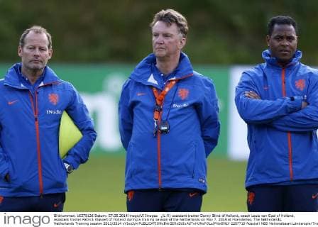 ,(L-R) assistant trainer Danny Blind of Holland, coach Louis van Gaal of Holland, assistant trainer Patrick Kluivert of Holland during a training session of the Netherlands on May 7, 2014 at Hoenderloo, The Netherlands. Netherlands Training session 2013 2014 xVIxxIVx 2287719