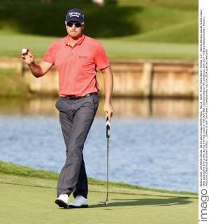 May 8, 2014 - Ponte Vedra Beach, Florida, U.S - Henrik Stenson waves to the crowd after putting the 17th green during the first round of THE PLAYERS Championship at TPC Sawgrass. Golf 2014 - Players Championship - Round 1 - ZUMAw10