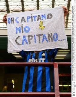 IPP20140510 Football - soccer: Serie A, Inter Mailand - Fans mit Plakat zum Abschied von Javier Zanetti xHOCHxZWEIx xItalyxPhotoxPressx 