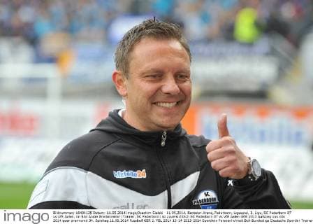 11.05.2014, Benteler-Arena, Paderborn, Ligaspiel, 2. Liga, SC Paderborn 07 vs VfR Aalen, im Bild Andre Breitenreiter (Trainer, SC Paderborn) ist zuversichtlich SC Paderborn 07 vs VfR Aalen