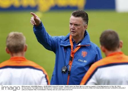 Coach Louis van Gaal during a training session of the Netherlands on May 12, 2014 at Hoenderloo, The Netherlands. Netherlands Training session 2013 2014 xVIxJeroenxPutmansxIVx 2301272