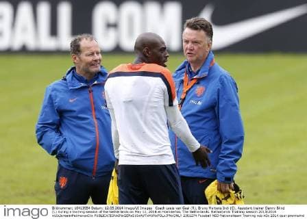 Coach Louis van Gaal (R), Bruno Martens Indi (C), Assistant trainer Danny Blind (L) during a training session of the Netherlands on May 12, 2014 at Hoenderloo, The Netherlands. Netherlands Training session 2013 2014 xVIxJeroenxPutmansxIVx 2301274