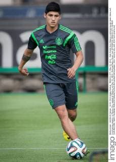 MEXICO CITY, May 14, 2014 - Alan Pulido from Mexico s national soccer team takes part in a training session, in Mexico City, capital of Mexico, on May 14, 2014. (Xinhua Pedro Mera) (ce) (SP)MEXICO-MEXICO CITY-WORLD CUP-MEXICAN TEAM-TRAINING 