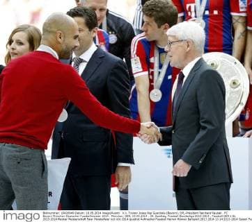 V.li. Trainer Josep Pep Guardiola (Bayern), DFL-Präsident Reinhard Rauball . FC Bayern München-Deutscher Fussballmeister 2014 . München, GER, 10.05.2014 , 34. Spieltag, Fussball-Bundesliga 2013-2014 .