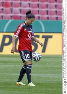 Dzsenifer Marozsan (1. FFC Frankfurt 10) beim Abschlusstraining im Rhein-Energie Stadion Abschluss Training des 1. FFC Frankfurt--- Fussball --- DFB Pokal Finale der Damen --- 16.05.2014, EP_JSE