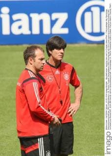 Bundestrainer Joachim Löw und Co-Trainer Hansi Flick - Trainingslager der Deutschen Nationalmannschaft zur WM-Vorbereitung in St. Martin