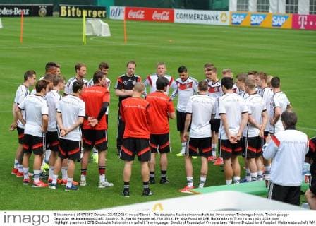 Die deutsche Nationalmannschaft bei ihrer ersten Trainingseinheit. Trainingslager Deutsche Nationalmannschaft, Südtirol, St.Martin Passeiertal, Mai 2014, EP_wse