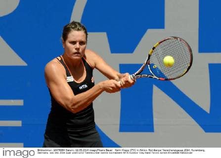 Karin Knapp (ITA) in Aktion. Nürnberger Versicherungscup 2014, Nuremberg, Germany.