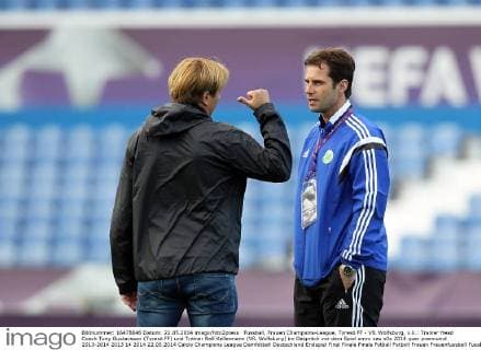 Fussball, Frauen Champions-League, Tyresö FF - VfL Wolfsburg, v.li.: Trainer Head Coach Tony Gustavsson (Tyresö FF) und Trainer Ralf Kellermann (VfL Wolfsburg) im Gespräch vor dem Spiel xmrx