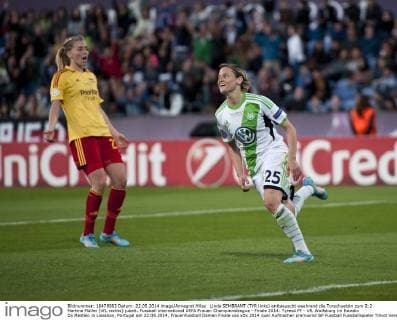 Linda SEMBRANT (TYR links) enttaeuscht waehrend die Torschuetzin zum 2:2 Martina Müller (VfL rechts) jubelt. Fussball international UEFA Frauen Championsleague - Finale 2014: Tyresö FF - VfL Wolfsburg im Estadio Do Restelo in Lissabon, Portugal am 22.05.2014,