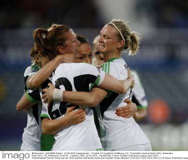 Torjubel 3:3 Ausgleich Wolfsburg, V.li. Torschützin Verena Faisst (VFL), Alexandra Popp (VFL). VfL Wolfsburg-Tyresö FF . Lissabon, GER, 22.05.2014 , Viertelfinale, Frauen Fussball-Champions League 2012-2013 .