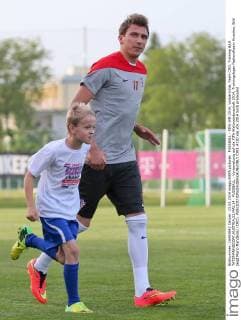 FUSSBALL - FIFA WM 2014, Vorberichte, Team CRO, Training BAD TATZMANNSDORF,AUSTRIA,23.MAI.14 - FUSSBALL - Vorbereitung auf die FIFA Weltmeisterschaft 2014, Trainingslager Nationalteam Kroatien. Bild zeigt Mario Mandzukic (CRO).  CW3_4130