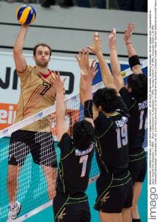 23.05.2014, Brose Arena, Bamberg Volleyball, World League 2014, Deutschland vs. Japan Angriff Dirk Westphal ( 7 GER) - Block Dreierblock Yu Koshikawa ( 7 JPN), Yamato Fushimi ( 19 JPN), Shunsuke Chijiki ( 10 JPN)