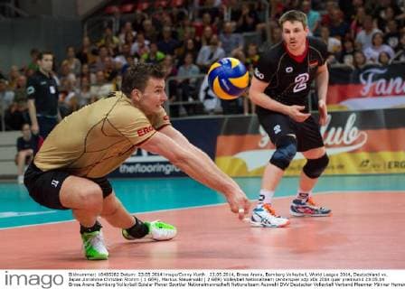 23.05.2014, Brose Arena, Bamberg Volleyball, World League 2014, Deutschland vs. Japan Annahme Christian Fromm ( 1 GER), Markus Steuerwald ( 2 GER)