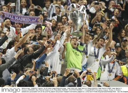 Iker CASILLAS, Real Madrid 1 Sergio RAMOS, Real Madrid 4 PEPE, Real Madrid 3 Cristiano RONALDO, Real Madrid 7 Jubel mit CL Pokal REAL MADRID - ATLETICO MADRID ( - ) Fussball UEFA Champions League, Finale, im Stadion Estadio da Luz Lissabon am 24.05.2014 CL Saison 2013 2014