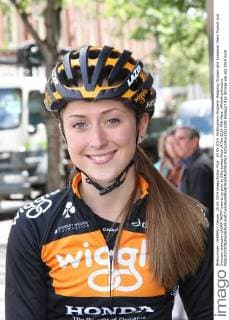 25.05.2014. Nottingham, England. Reigning Olympic and European Team Pursuit and Omnium champion LAURA TROTT warms up prior to Elite Ladies Race of The 2014 Milk Race. xPhilxHutchinsonx  ActionPlus11525281