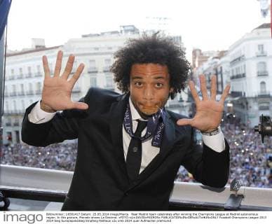 Real Madrid team celebrates after winning the Champions League at Madrid autonomous region. In this picture, Marcelo shows La Deciima. xFOTO:x©xDAVIDxMOIRONx 