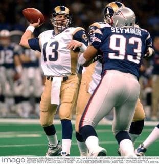 Feb. 3, 2002 - U.S. - KRT SPORTS STORY SLUGGED: SUPERBOWL KRT PHOTOGRAPH BY SEAN LOFTIN BILOXI SUN HERALD (February 3) NEW ORLEANS, LA - St. Louis quarterback Kurt Warner (13) drops back to pass in the first quarter of Super Bowl XXXVI at the Louisiana Superdome, Sunday, February 3, 2002. (BI) NC KD BL 2002 (Sq) (Digital image) (smd) News Archive - Feb. 3, 2002 - ZUMAm67