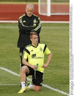 Vicente Del Bosque - Gerard Deulofeu. Spain s national team training session. In this picture, Del Bosque and Deulofeu. xJOSExA.xGARCIAx 