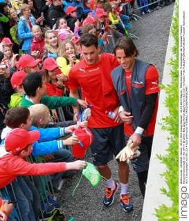28.05.2014 Weggis , Zentralschweiz. Trainingslager der Schweizer Fussball Nationalmannschaft vor der WM in Brasilien Bild zeigt Roman Buerki Yann Sommer Torhueter Foto 