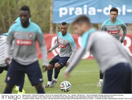 Na - Obidos, 28 05 2014 - Nani and Helder Postiga during training this morning the National selection in the Praia d El Rei, which follows the second stage of the preparation stage the World Cup football that will compete in Brazil. World Cup 2014: Training Selection Portugal  - ZUMAat2