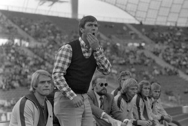 FUSSBALL 1. BUNDESLIGA SAISON 1973 1974 7. Spieltag FC Bayern München - Werder Bremen 15.09.1973 Trainer Josef PIONTEK (Bremen) xxNOxMODELxRELEASExx