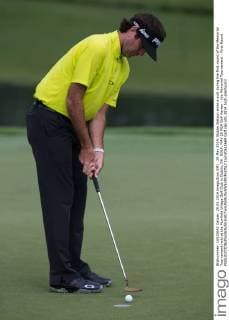 29 May 2014: Bubba Watson sinks a putt during the first round of the Memorial Tournament held at the Muirfield Village Golf Club in Dublin, OH. GOLF: MAY 29 PGA Golf Herren - the Memorial Tournament - First Round Icon20611669 EDITORIAL USE ONLY