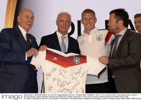 DÜSSELDORF, GERMANY - MAY 31: (L-R) Horst Eckel, Franz Beckenbauer, Bastian Schweinsteiger, Lothar Matthäus pose during the German Football Association (DFB) world champions party at Intercontinental Hotel on May 31, 2014 in Düsseldorf, Germany.Local Caption Horst Eckel; Franz Beckenbauer; Bastian Schweinsteiger; Lothar Matthäus