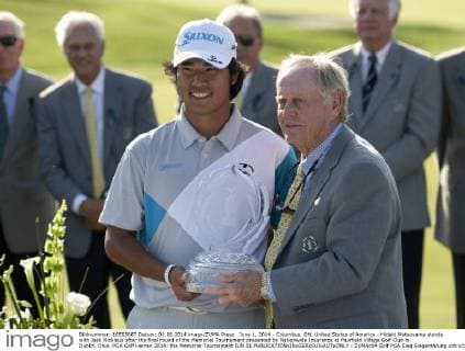 June 1, 2014 - Columbus, OH, United States of America - Hideki Matsuyama stands with Jack Nicklaus after the final round of the Memorial Tournament presented by Nationwide Insurance at Muirfield Village Golf Club in Dublin, Ohio. PGA Golf Herren 2014: the Memorial Tournament JUN 01 - ZUMAc04