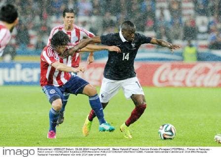 Blaise Matuidi (France) Fidencio Oviedo (Paraguay) FOOTBALL : France vs Paraguay - Match amical - 01 06 2014 N.LeGouic FEP Panoramic 