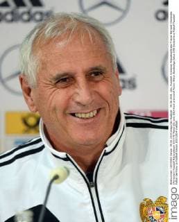 05.06.2014, xjhx, Fussball, Armenien Pressekonferenz Trainer Bernard Challandes (Armenien)