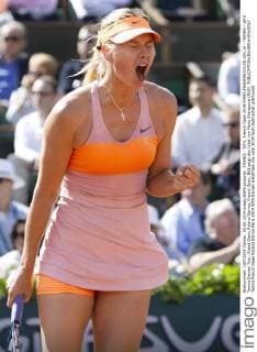 TENNIS - WTA, French Open 2014 PARIS,FRANKREICH,05.JUN.14 - TENNIS - WTA Tennis Damen Tour, Grand Slam, Roland Garros, French Open. Bild zeigt den Jubel von Maria Sharapova (RUS). 