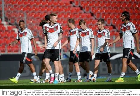 05.06.2014, xjhx, Fussball, Deutsche Fussball Nationalmannschaft DFB Training, v.l. Marco Reus (Deutsche Fussball Nationalmannschaft DFB), Sami Khedira (Deutsche Fussball Nationalmannschaft DFB)