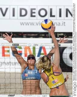 BEACH VOLLEYBALL - CEV Europameisterschaft 2014 CAGLIARI,ITALIEN,07.JUNI.14 -BEACHVOLLEYBALL - CEV Europameisterschaft, Damen. Bild zeigt Victoria Bieneck (GER) und Laura Ludwig (GER). 