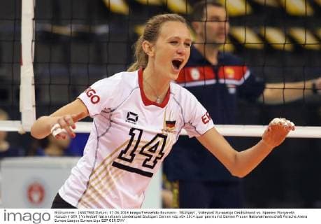 Stuttgart , Volleyball Europaliga Deutschland vs. Spanien Margareta Kozuch ( GER )