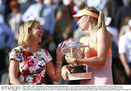 Foto : Siegerin Maria Sharapova (RUS) mit Chris Evert , links (USA) Tennis French Open Paris , Damenfinale Sa. 07.06.2014