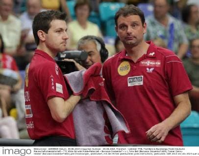 08.06.2014, Frankfurt - Liebherr TTBL Tischtennis-Bundesliga Finale Deutsche Mannschaftsmeisterschaft - TTC Rhön Sprudel Fulda-Maberzell - Borussia Düsseldorf - v.l.,Timo Boll (Borussia Düsseldorf GER),Trainer Danny Heister (Borussia Düsseldorf NED),gibt Anweisungen, gestikuliert, mit den Armen gestikulieren gives instructions, gesticulate.