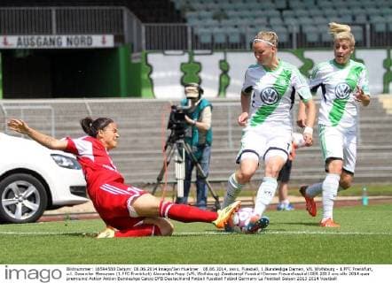 08.06.2014, xsvx, Fussball, 1.Bundesliga Damen, VfL Wolfsburg - 1.FFC Frankfurt, v.l. Dzsenifer Marozsan (1.FFC Frankfurt) Alexandra Popp (VFL Wolfsburg) Zweikampf