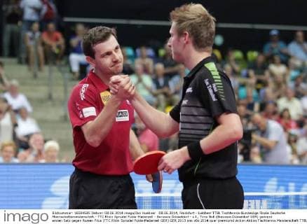 08.06.2014, Frankfurt - Liebherr TTBL Tischtennis-Bundesliga Finale Deutsche Mannschaftsmeisterschaft - TTC Rhön Sprudel Fulda-Maberzell - Borussia Düsseldorf - v.l., Timo Boll (Borussia Düsseldorf GER) gewinnt ersten Satz gegen Ruwen Filus (TTC Rhön Sprudel Fulda-Maberzell GER)