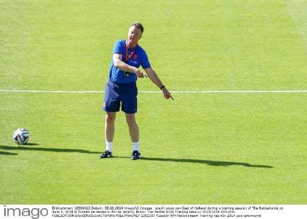 coach Louis van Gaal of Holland during a training session of The Netherlands on June 8, 2014 at Estadio da Gavea in Rio de Janeiro, Brazil. The Netherlands Training session 2013 2014 xVIxxIVx 2352387